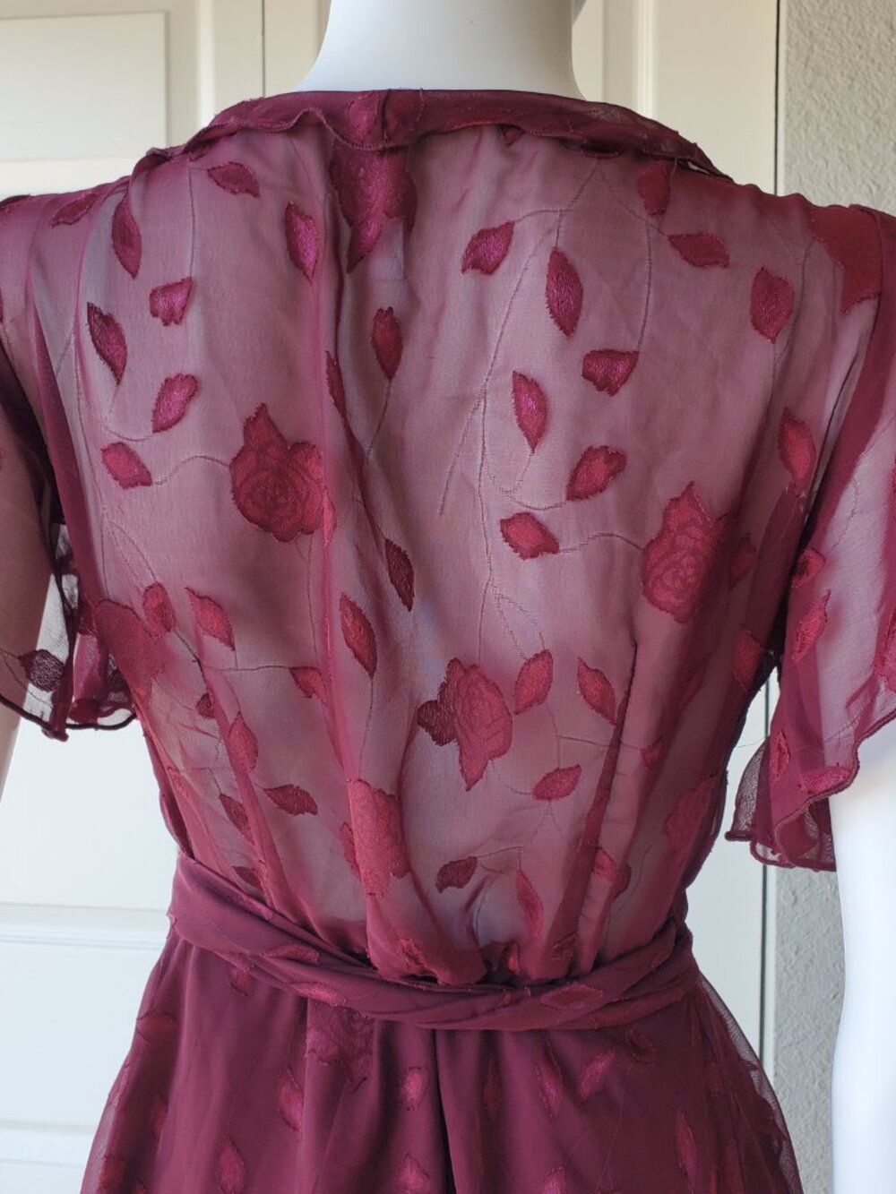 Lucy In The Sky Merlot Wrap Mini Floral Ruffle Dress Size Medium - Picture 5 of 11